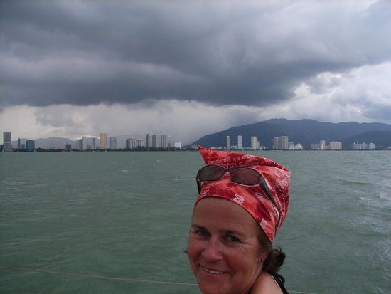 ... nähern wir uns der Skyline von Penang !!!