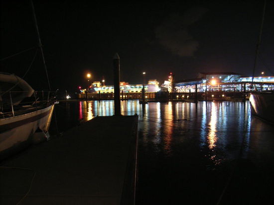 Allerdings liegt gegenüber der Fähranleger nach Butterworth.