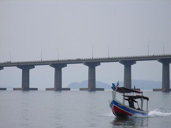 Die längst Brücke Asiens rückt näher.