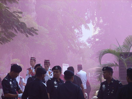 Kurz nach dem Feuerwerk (oder was war das???): 
Alles trägt einen Hauch von ROSA!!!