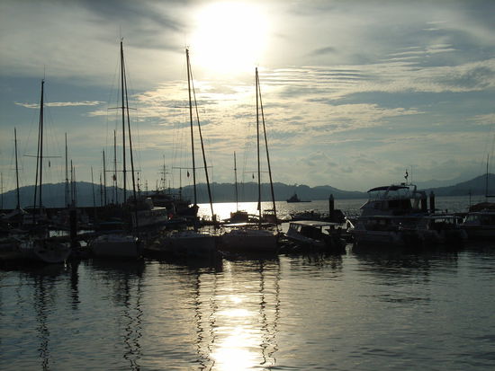 Boote im Sonnenuntergang