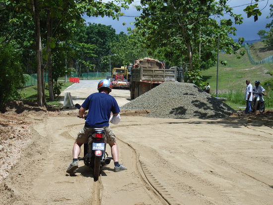 Fahrspur im Sand ...