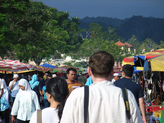 Markttag in Kuah