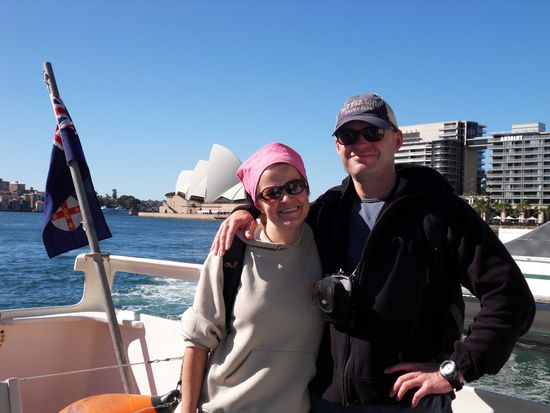 ... und natürlich WIR, Ali und Sven an Bord von MATILDA auf dem Weg zum Taronga Zoo ...