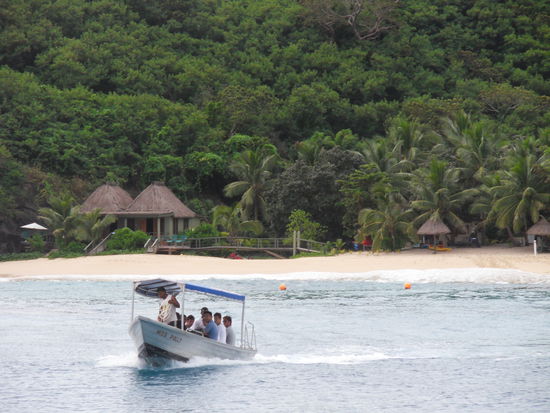 Da kommt auch schon das Transferboot!