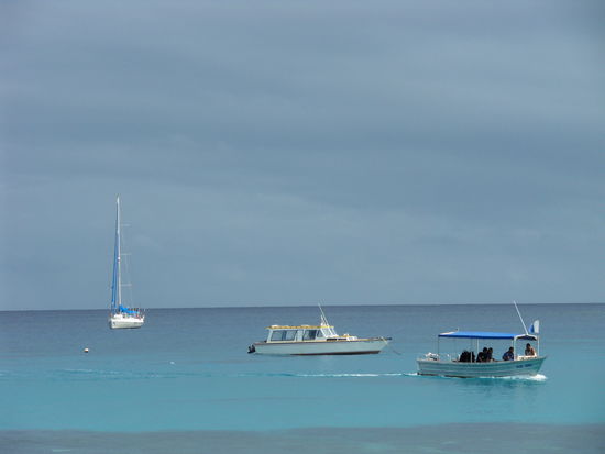 Und gucken auf die kleinen Boote.