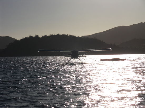 WATERPLANE ARRIVING!!!!!!!!