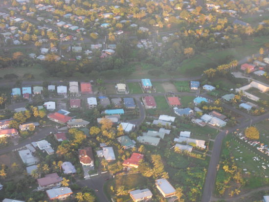 ... und dann kommt schon Viti Levu in Sicht, gleich gehen wir runter ...