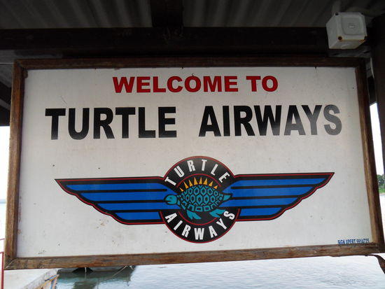 Na, eher "Bye bye, Turtle Airways", für uns geht´s jetzt nach NADI.