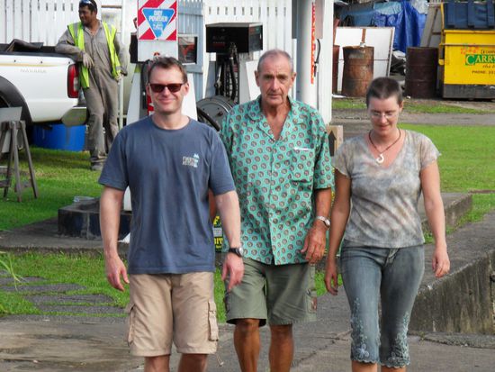 DIE EINKÄUFER KOMMEN ZURÜCK