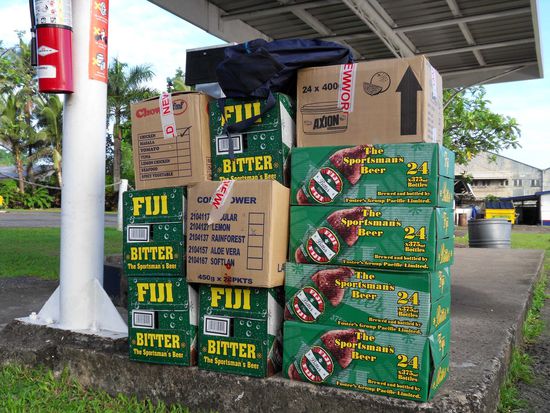 UNSERE EINKÄUFE - Fiji bitter für durstige Seglerkehlen!!!