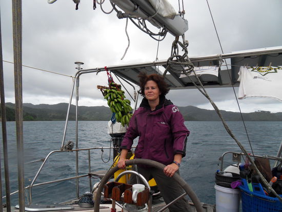 Auf geht´s zu "neuen Ufern" - Ali hat das Ruder fest im Griff.