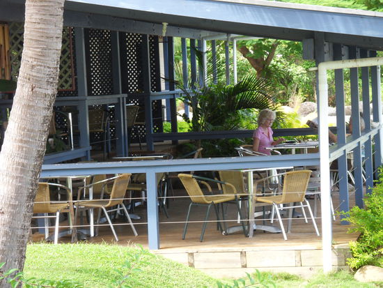 Außenansicht. Da setzen wir uns jetzt gleich hin!