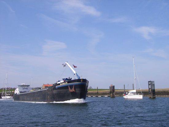 Mathilde dreht den Motor auf, da müssen alle anderen Platz machen!!!