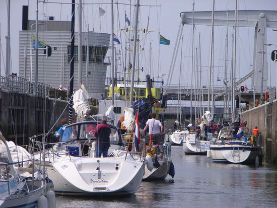 Geschafft!!! Die Schleuse hat uns alle aufgenommen.