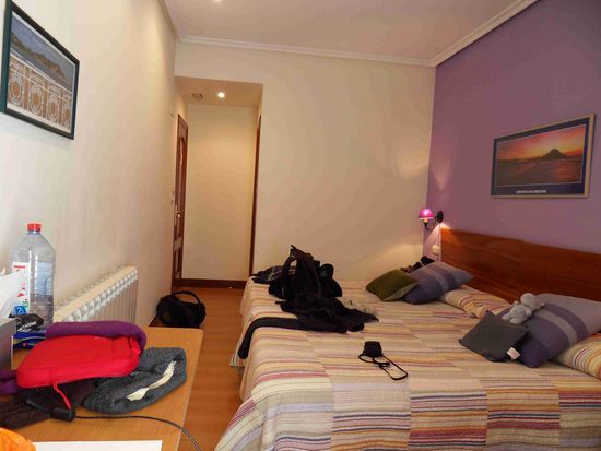 ... und großem BETT für müde Reisende!