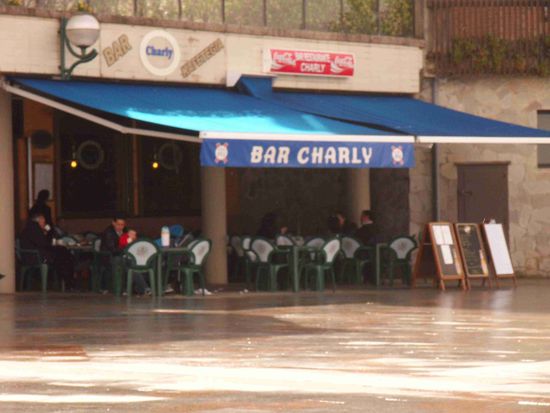 Relaxing the rainy day - Bar Charly in Zarautz