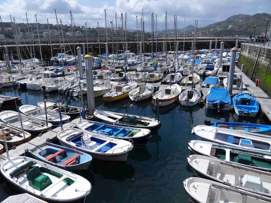 Boote, Boote, Boote - ordentlich vertäut