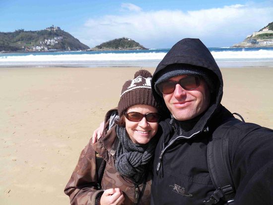 Wir sind ganz schön vermummt, aber der Atlantikwind ist ziemlich kalt, die Sonne scheint, da muss man sich entsprechend kleiden ...