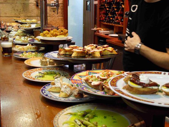 Das gibt´s nicht in Deutschland!!! 
Da ist alles nur "nachgemacht", hier liegen die ORIGINALE aus und es wird minütlich frisch nachgelegt ... soooooo lecker!!!!!