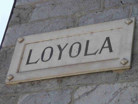 ... Loyola (Loiola)