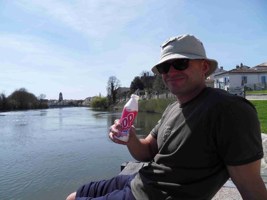 Zwischenstopp vor dem Zwischenstopp, hier im kleinen Städtchen SAINTES ...