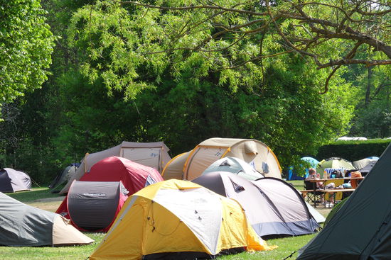 Schöner Platz - viele KLEINE Zelte!!!