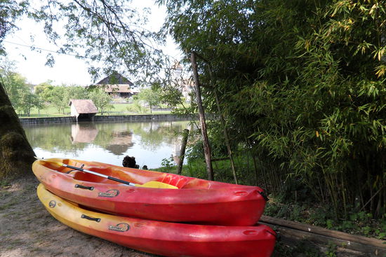 Gleich neben dem Camping - Kanuverleih am Ufer der Loing