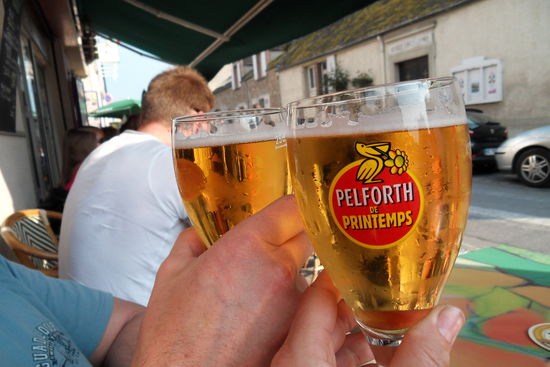 ... BIER zum Anstoßen ...