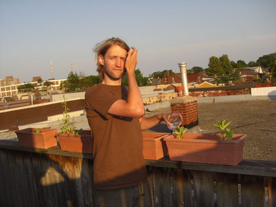 das Bild ist gestellt, zeigt aber auch, wo wir uns befinden. Hinten links ist schwach der CN Tower zu erkennen.