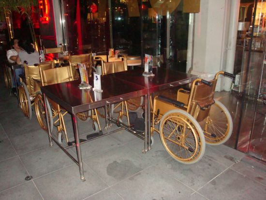 "The Clinic" ein Drink gefaellig???