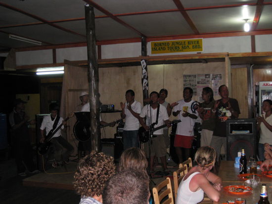 Die Band! Welche wirklich nur gute Songs gespielt hat... ganz nach unserem Geschmack!