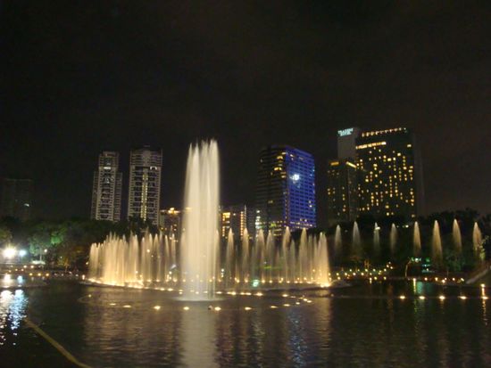 der Park hinter den Petronas Twin Towers