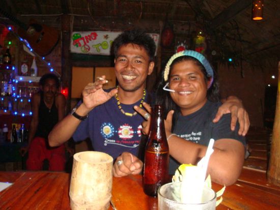 die beruechtigten Barkeeper - crazy boys - man beachte Captain Jack Sparrow links hinten im Bilde