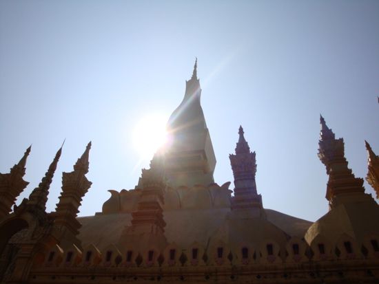 Pha That Luang... alles klar soweit? - Das ist das wichtigste nationale Wahrzeichen von Laos!