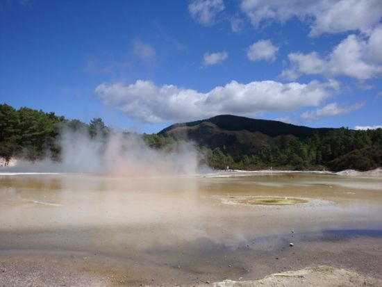Eines der vielen "Naturschauspiele" im Wai-O-Tapu Thermal Wonderland!