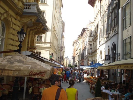 Die Stadt hat eine Fülle an Bars, Kneipen und Unterhaltung jeglicher Art vom Feinsten, gerne hätte ich hier auch einige Tage länger verweilen können.
