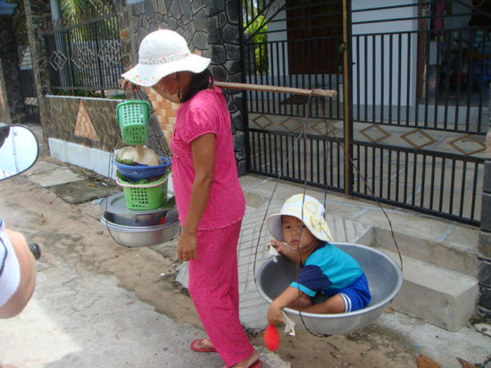 vietnamesischer kinderwagen...