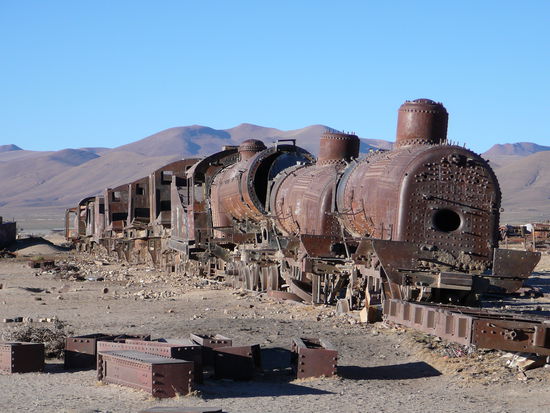 Der Zugfriedhof bei Uyuni..... huebsch- traurig.