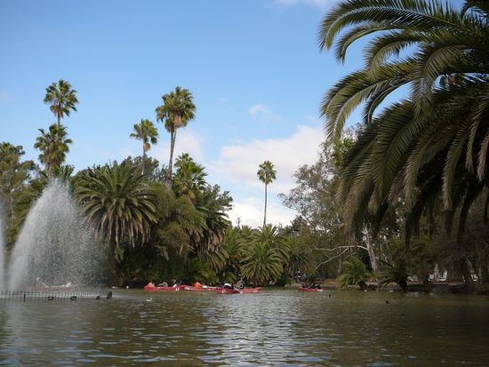 Sonntags in Salta. Treetbootfahren.