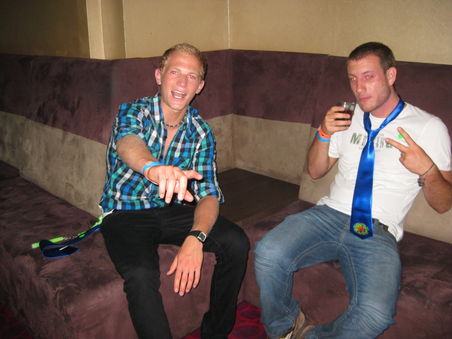 clubcrawl in surfers paradise