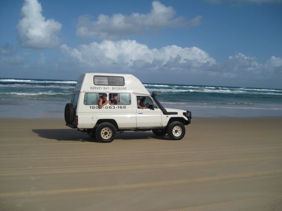 unsere karre...10 leute plus gepaeck waren da drin!