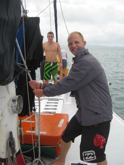 von anfang an mussten wir beim segeln kraeftig mit anpacken