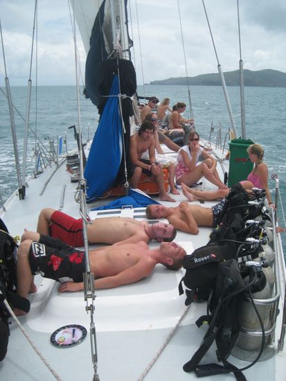 flo, ich und unsere coole truppe auf unserem coolen boot