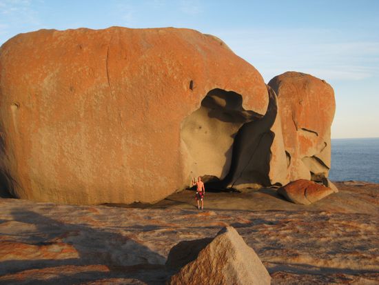 remarkable rocks...unglaublich gross die steine dafuer, dass drum herum eig nichts ist(wir glauben ja, dass die als touri-magnet von menschenhand dort hingesetzt wurden)