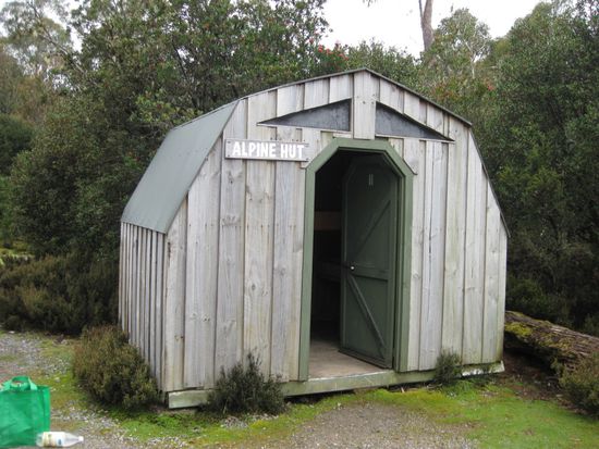 unsere super unterkunft am cradle-mountain...kein strom keine heizung bei 4 grad nachts!