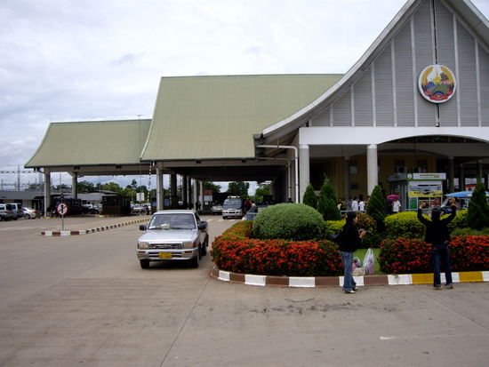 Grenzuebergang nach Laos