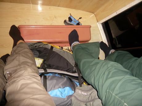 Unser Nachtbusabteil auf dem weg nach Diu. Klein aber OK. NAchtbusse sind eine bequeme Art zu reisen!