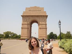 Vor dem India Gate.