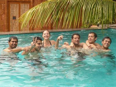 Bheewhan, Manoj, ich, Hitesh, Pawan und Vicki. Das Foto machte Sanjay.